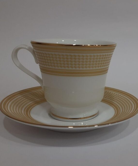 Dankotuwa Menuna Gold Tea Cup and Saucer
