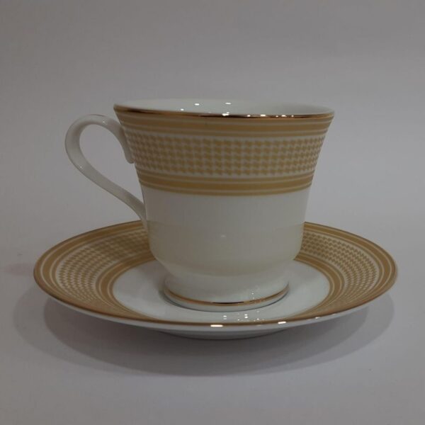 Dankotuwa Menuna Gold Tea Cup and Saucer