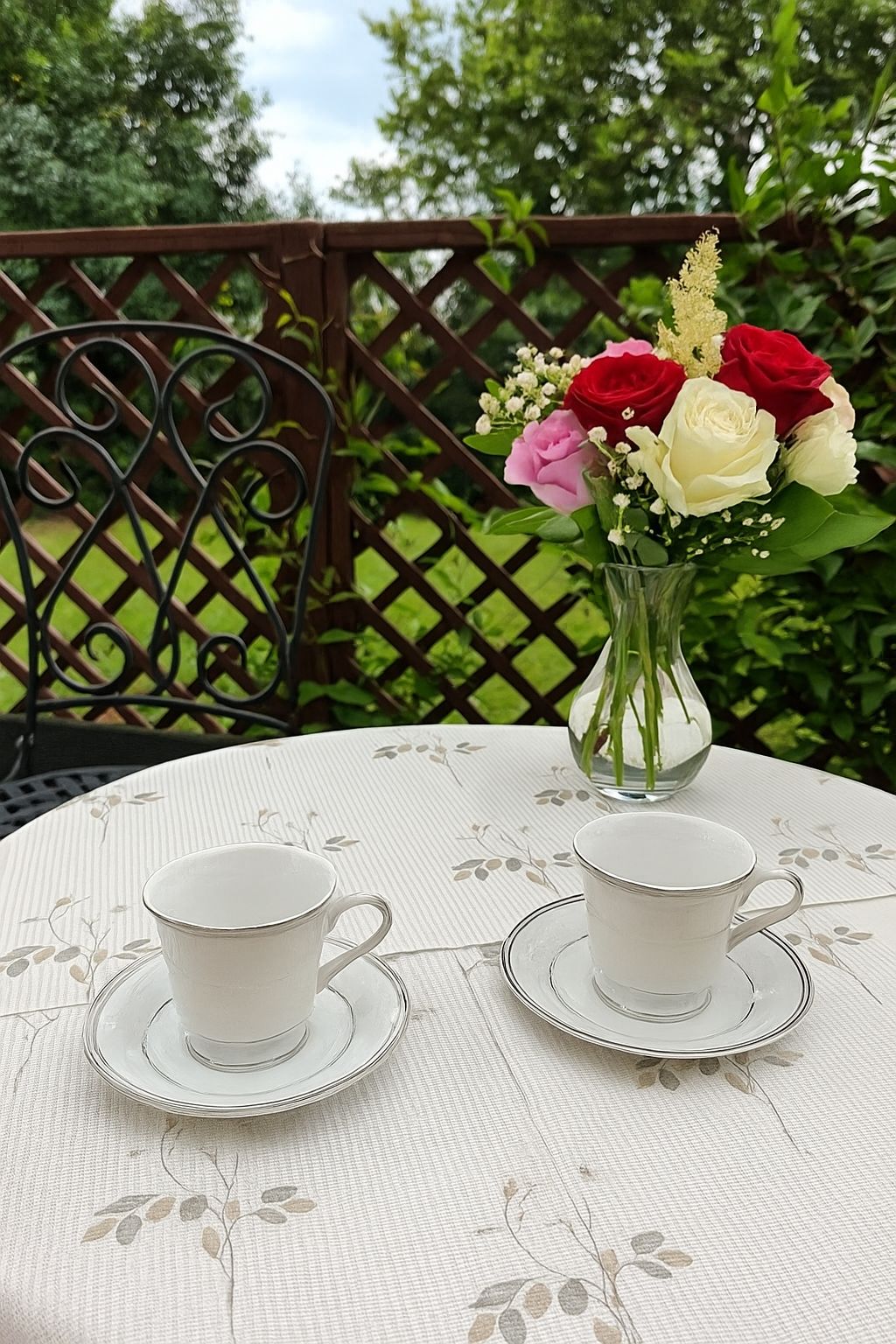 Dankotuwa Infinity Platinum 12-Piece Tea Set