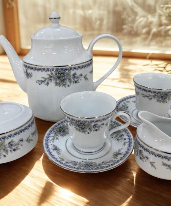 Dankotuwa Treasure Blue 17-Piece Tea Set