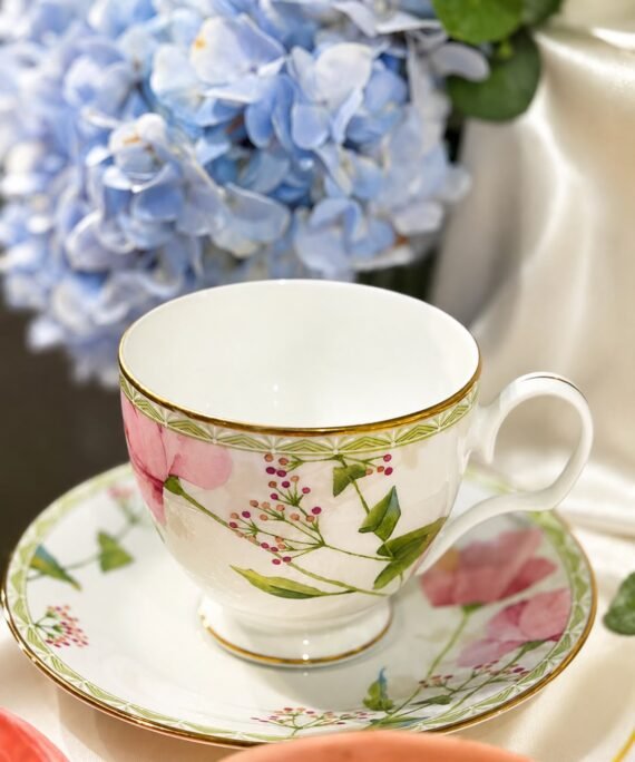 Noritake Poppy Place Tea Set – 12 Pieces
